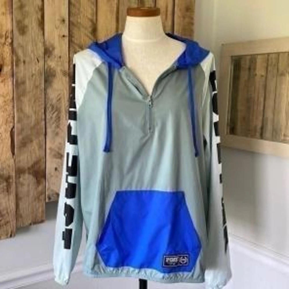 Victoria'sy Secret PINK Quarter Zip Hooded Graphic  with Black Shorts - Picture 2 of 7